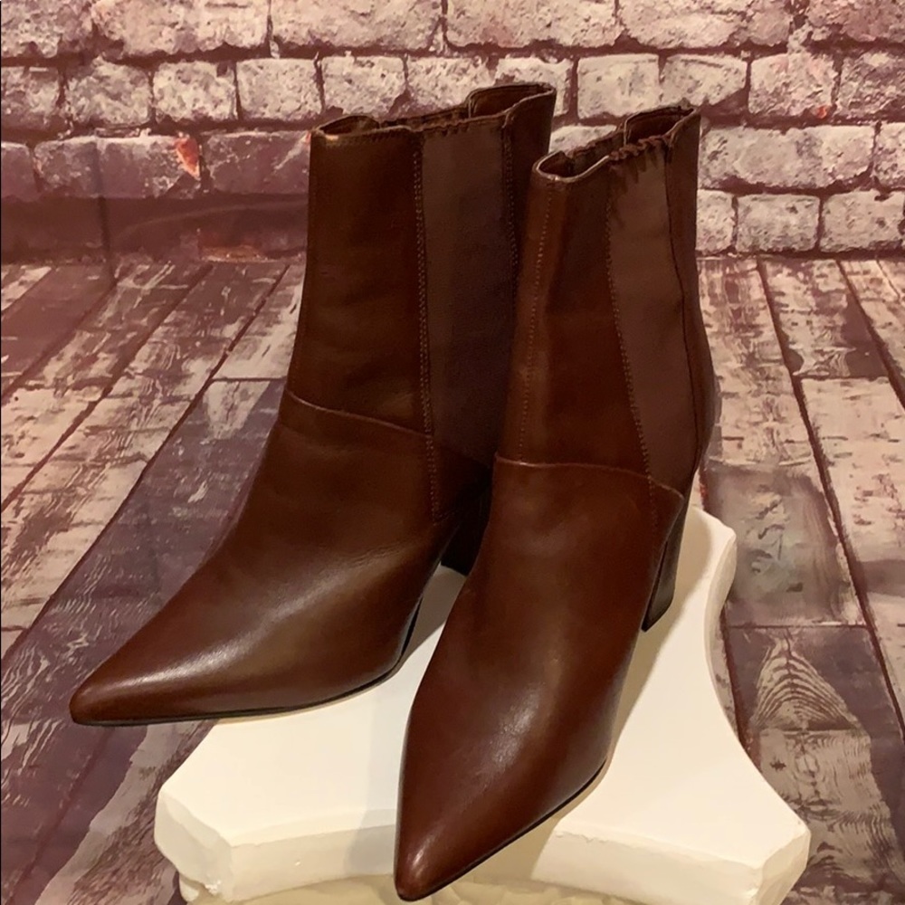 Brand New Brown Guess Boots!